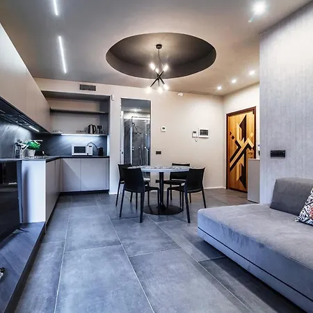 By The Small -downtown Apartment *