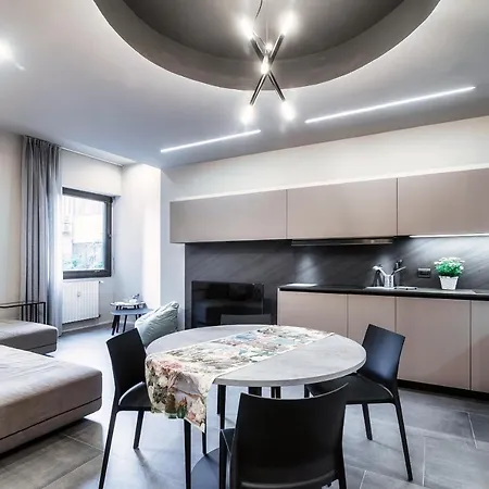 By The Small -downtown Apartment *
