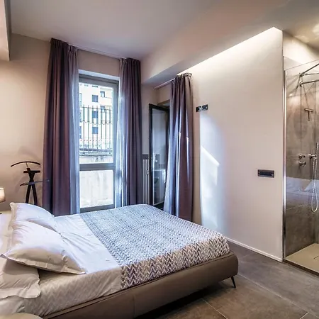 By The Small -downtown Apartment