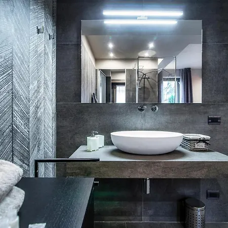 Apartment By The Small -downtown Como