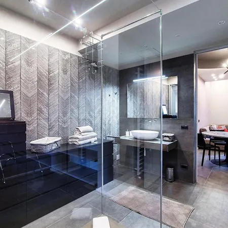 By The Small -downtown Apartment *